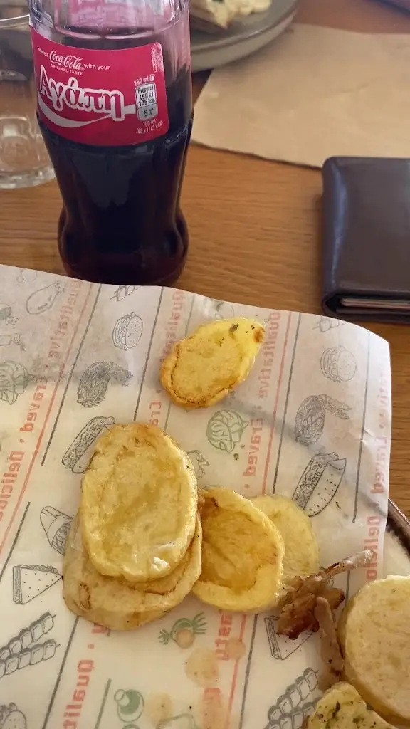 Ideal Restaurant - Pizzeria_Kokkíni Cháni_slider_image_2