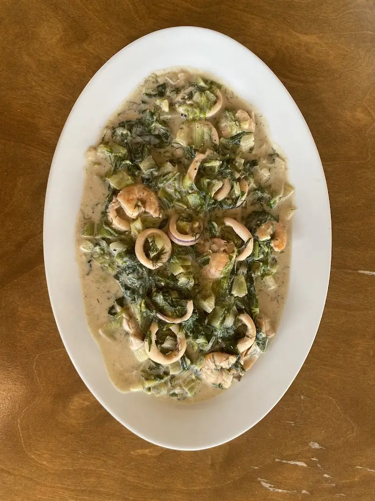 Taverna Pratsínis_Kokkíni Cháni_slider_image_3