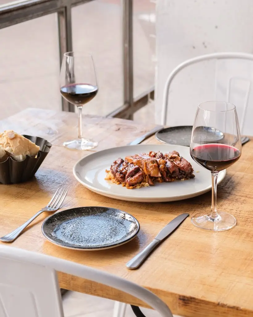 Taverna Tzo_Kokkíni Cháni_slider_image_3