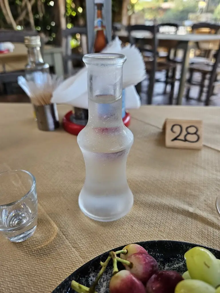 Menü_Ξερολιθιά & Ελιά_Kokkíni Cháni_Bild_6