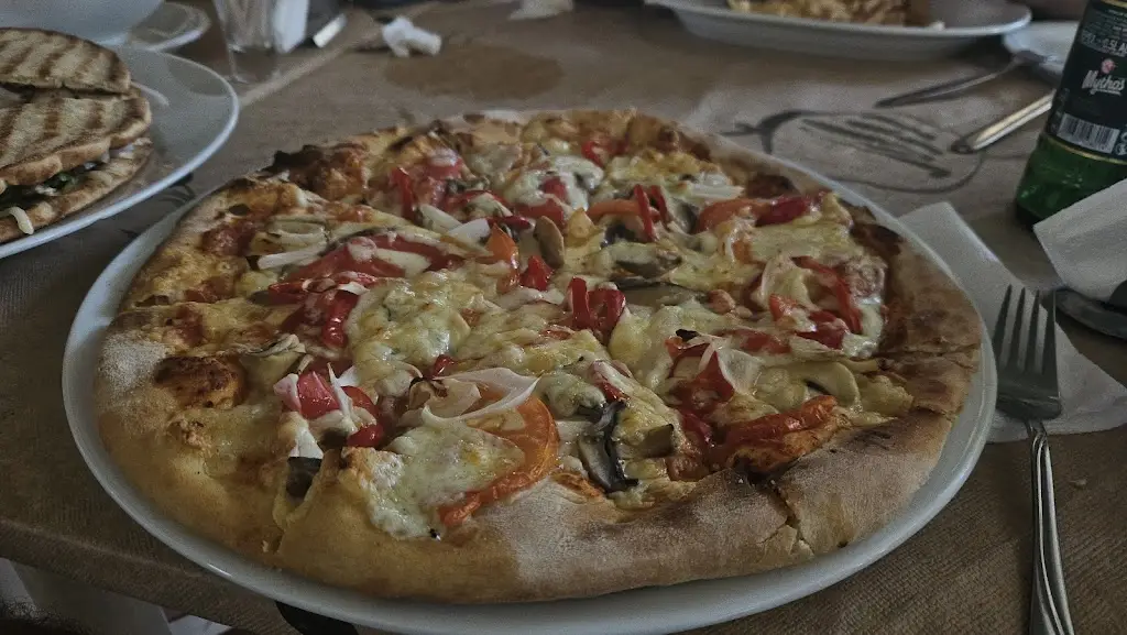 Pentanostimo_Kokkíni Cháni_slider_image_3