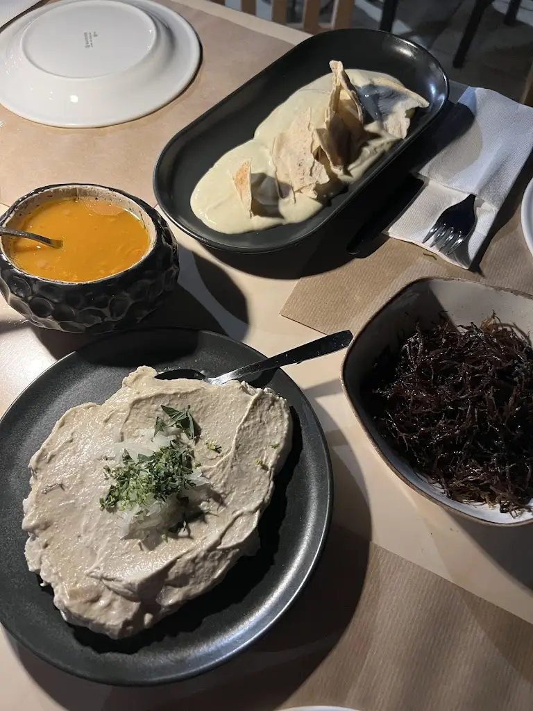 Kostas_Argentina Kapenekis_Kolympári_recensione