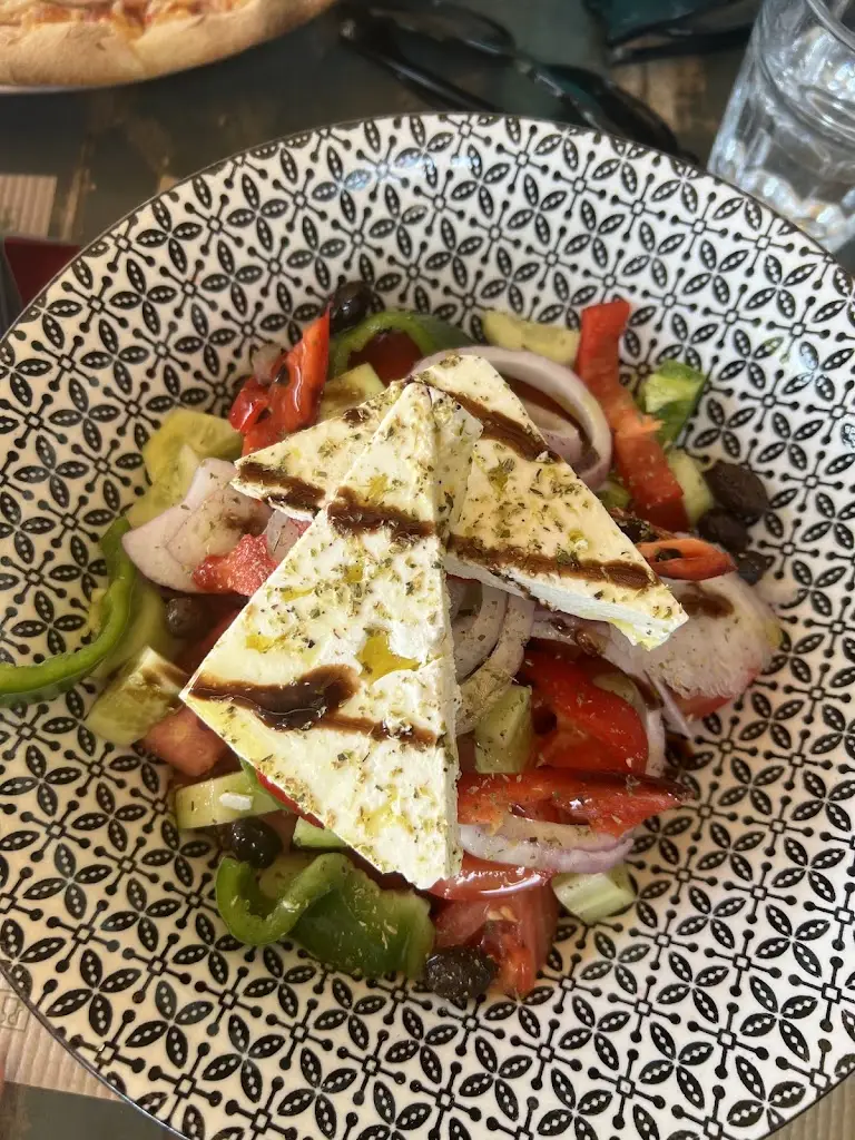 Yuliia Koval_Freshness Lunch Cafe_Kolympári_Bewertung