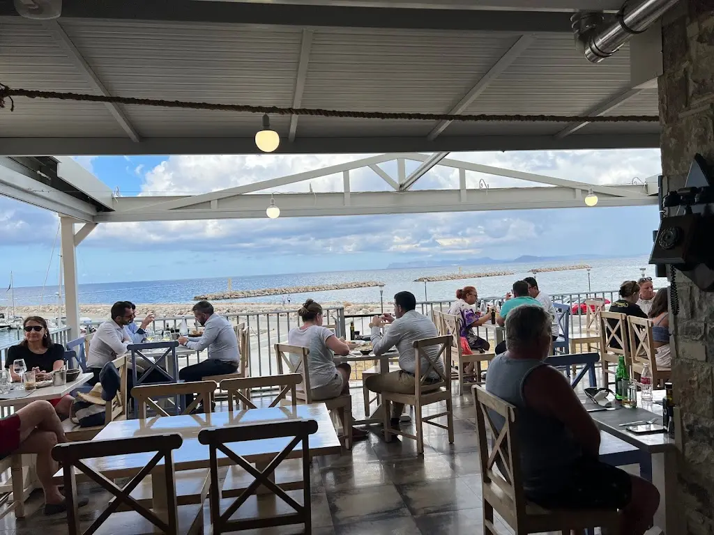 Diktina Restaurant_Kolympári_slider_image_1