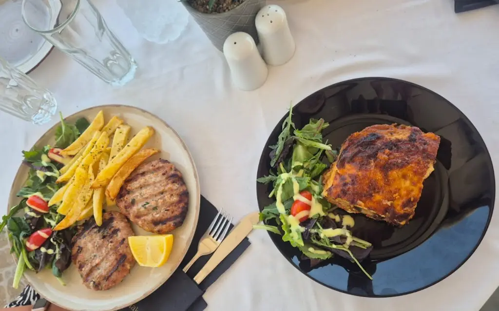 Cristi Mititi_Peinakothiki Kolympari_Kolympári_reseña