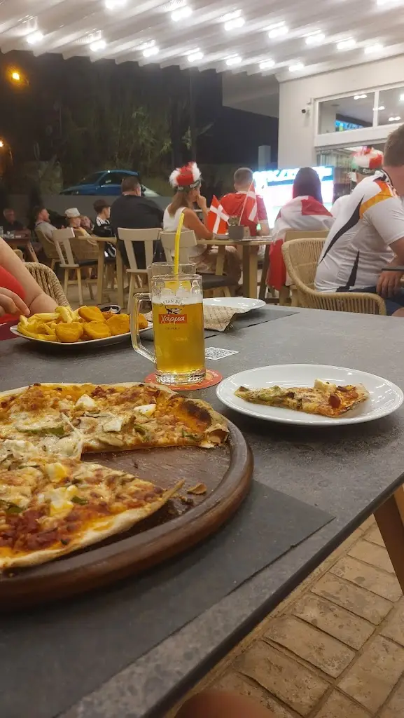 Maja Sellmer_Blackout cocktail bar restaurant_Kolympári_Bewertung