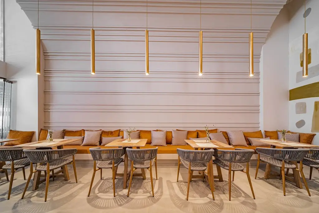 Yummy All Day Restaurant Bar Restaurant in Limín Khersonísou