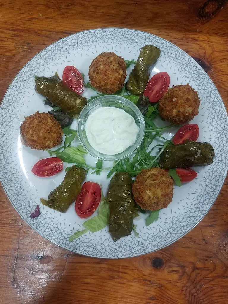 I Avli tis Pareas_Limín Khersonísou_slider_image_3