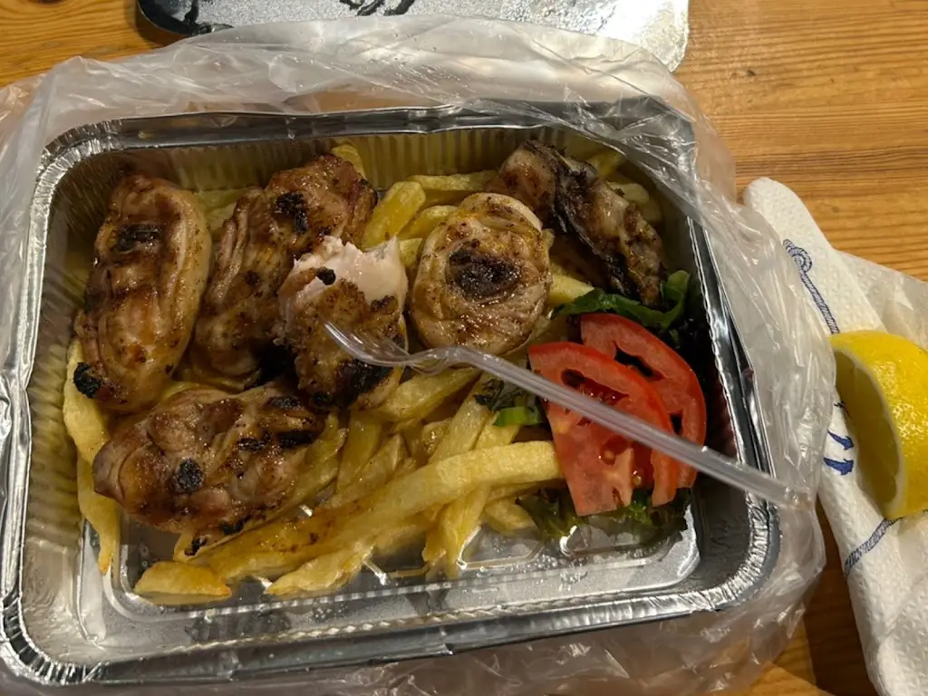 Christopher Kellett_MANIAS GRILL HOUSE_Limín Khersonísou_Bewertung