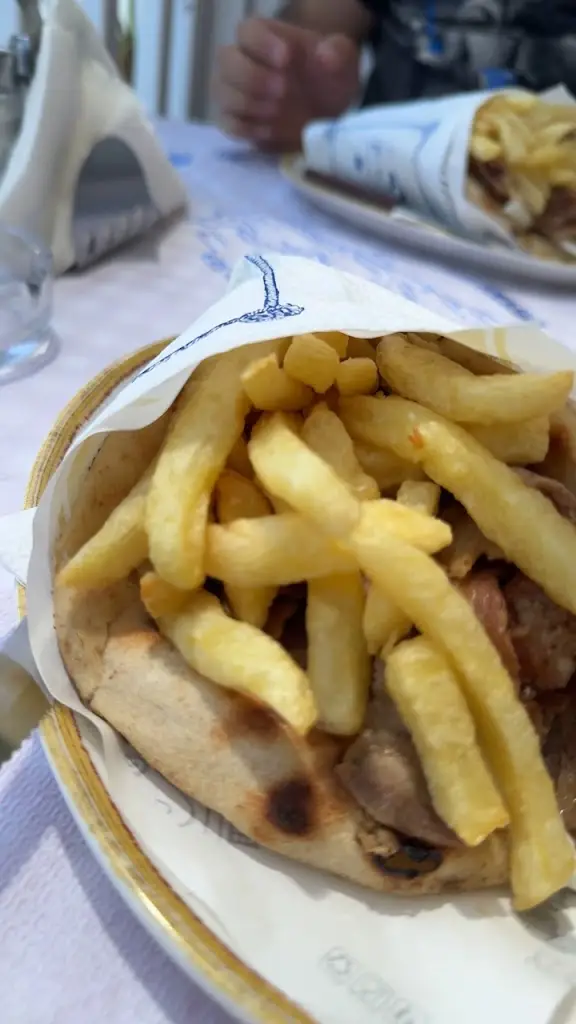 MANIAS GRILL HOUSE_Limín Khersonísou_slider_image_2