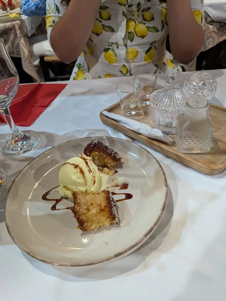 Karyna Azarian_Taverna Harakas_Limín Khersonísou_Bewertung