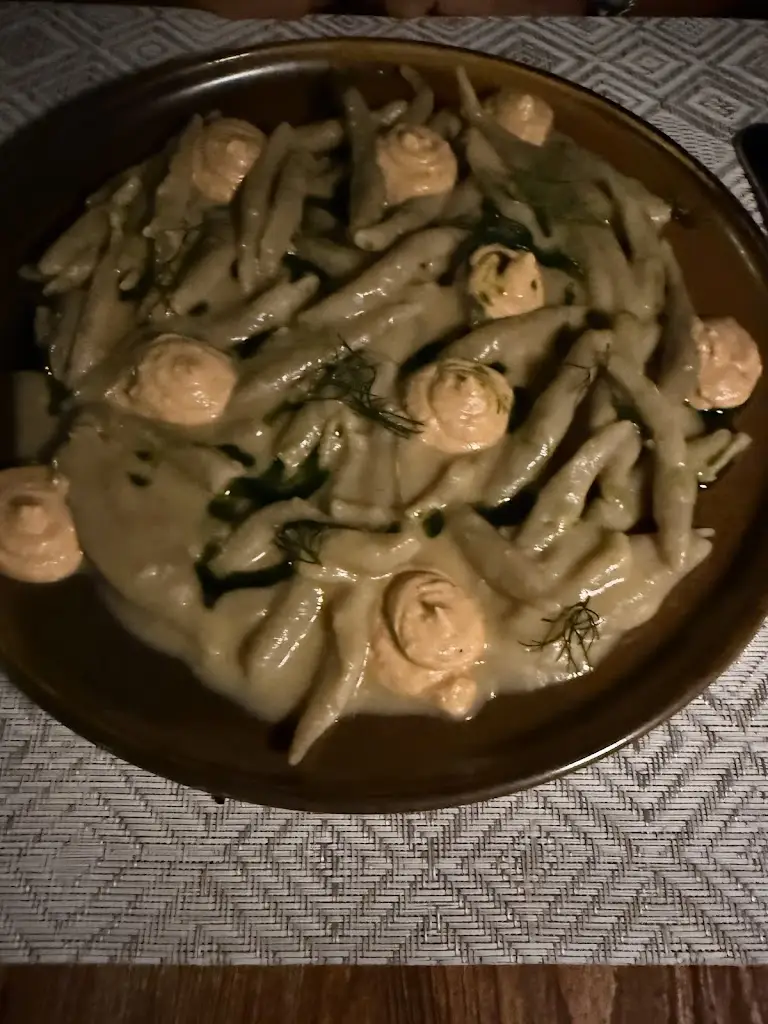 Sam Reitano_Elemes Cretan Cuisine_Limín Khersonísou_reseña