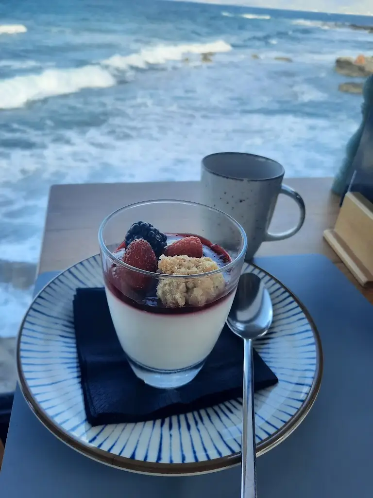 Olga Motovilova_Palmera Seaside Restaurant_Limín Khersonísou_review