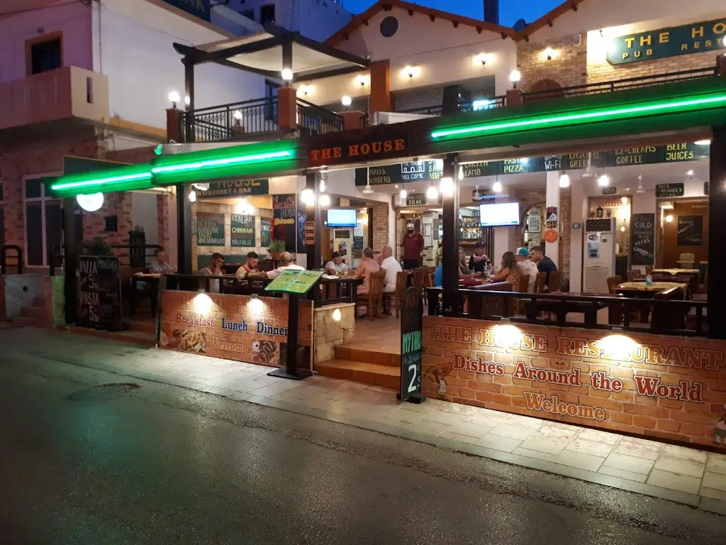 The House Steak House Restaurant_Mália_slider_image_1