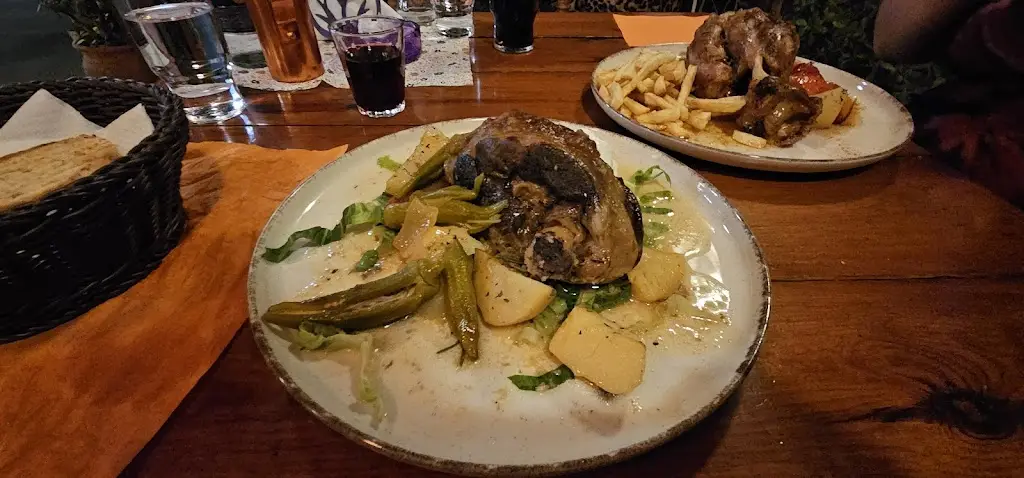 Prav Makh_Milos Taverna_Mália_Bewertung