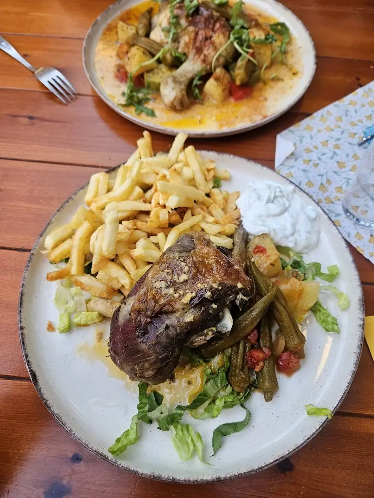 Francesca_Milos Taverna_Mália_Bewertung