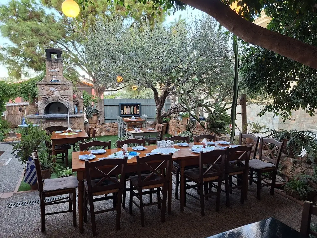 Milos Taverna_Mália_slider_image_3