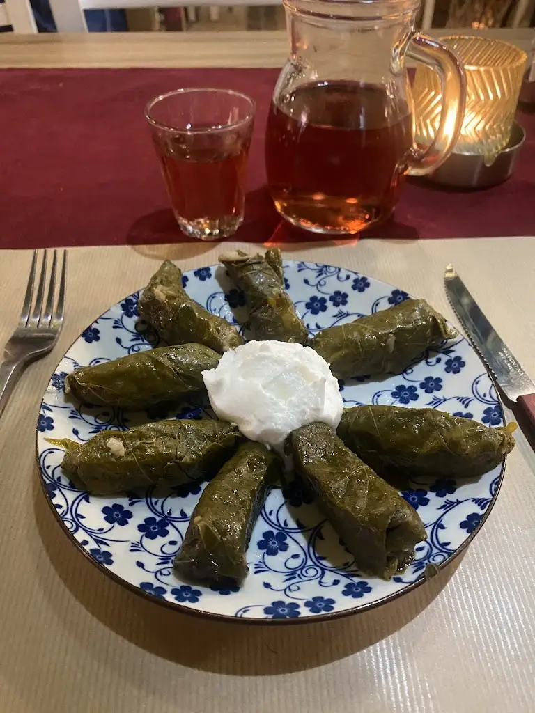 Keith Kindred_Platia Taverna Malia_Mália_reseña