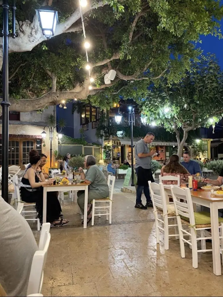 Platia Taverna Malia Restaurant in Mália