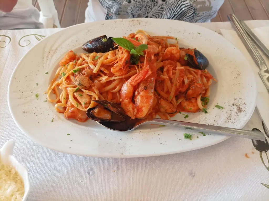 Menu_Pergola Taverna Restaurant_Mália_image_7