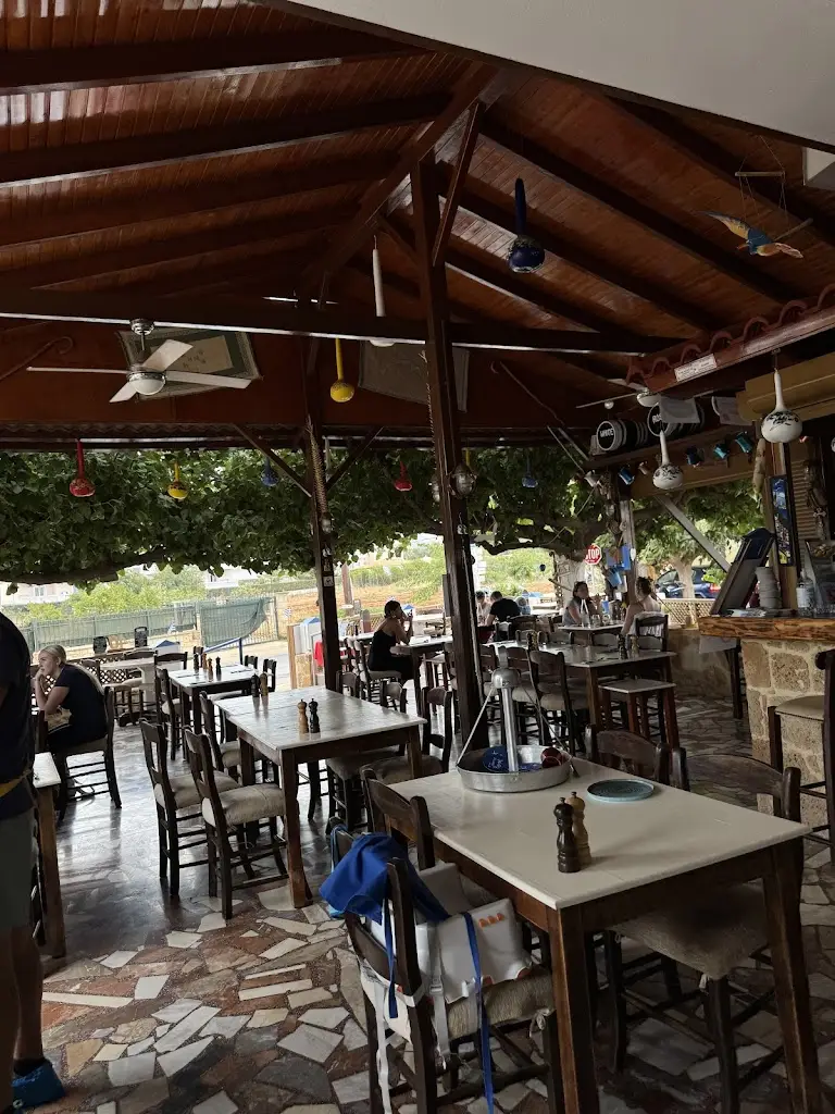 barbare_Taverna Eva_Mália_avis