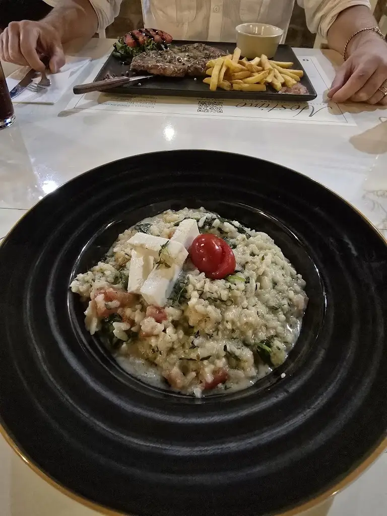 holly parker_Nostimo Restaurant_Mália_review