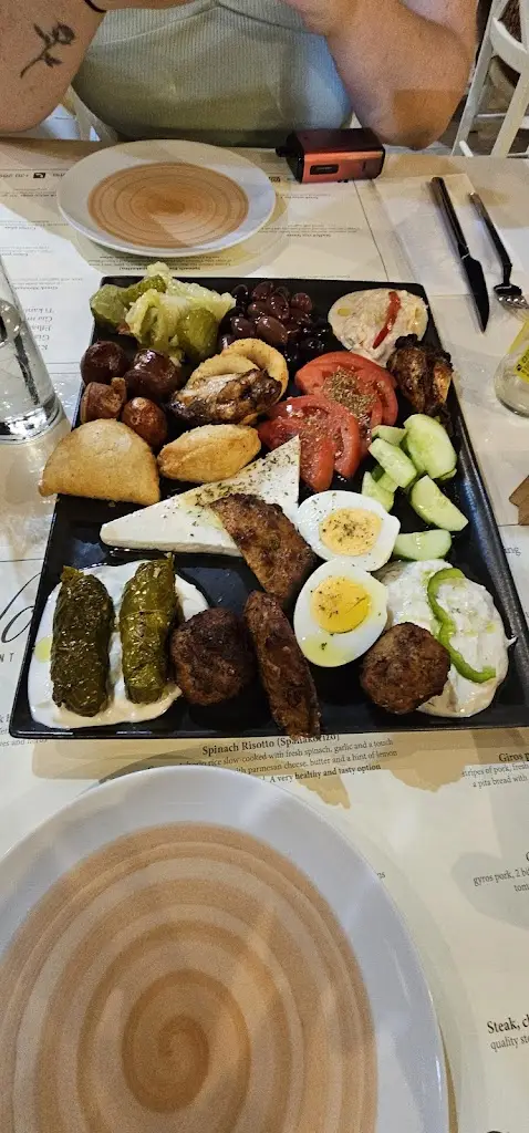 Prav Makh_Nostimo Restaurant_Mália_review