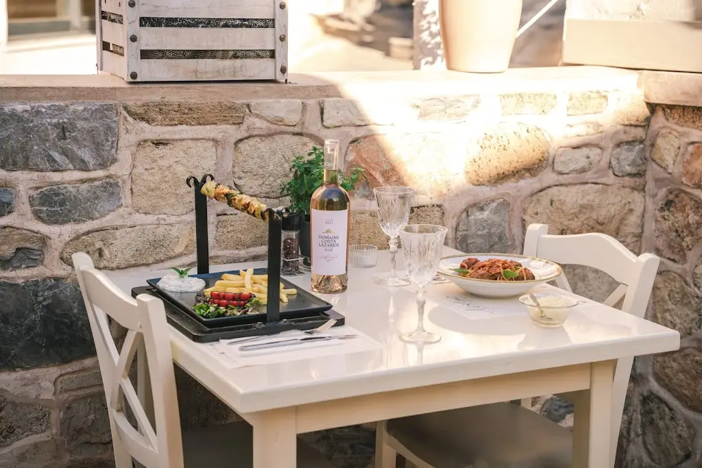 Nostimo Restaurant Restaurant in Mália