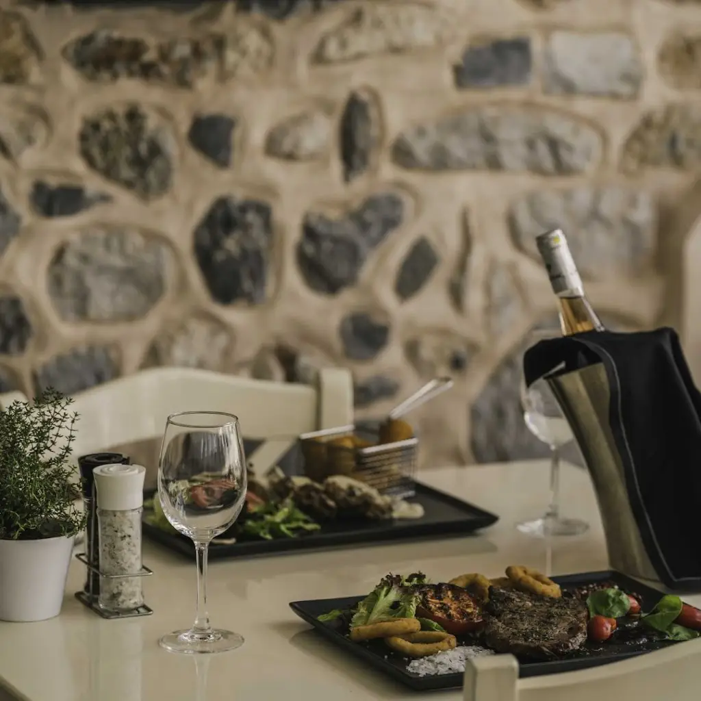 Nostimo Restaurant_Mália_slider_image_3