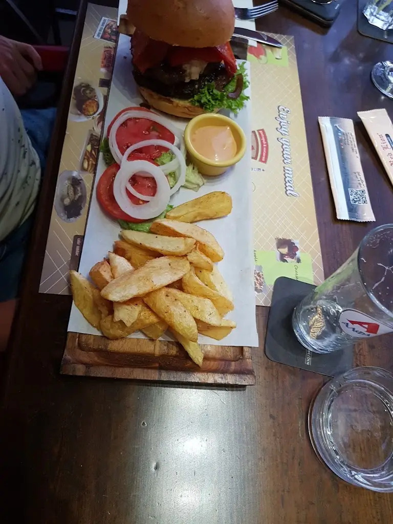 Menü_the Red lion Malia bar and restaurant_Mália_Bild_7