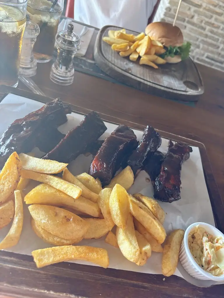 Lara Heß_the Red lion Malia bar and restaurant_Mália_Bewertung