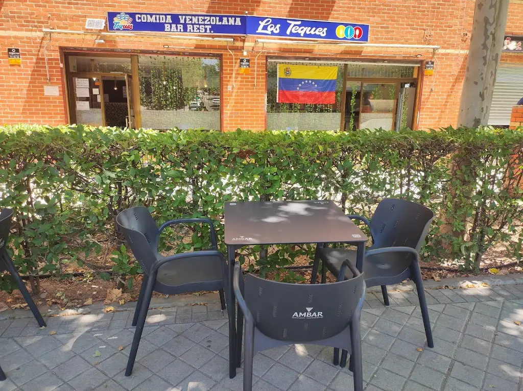 Lithos Restaurant in Mokhós