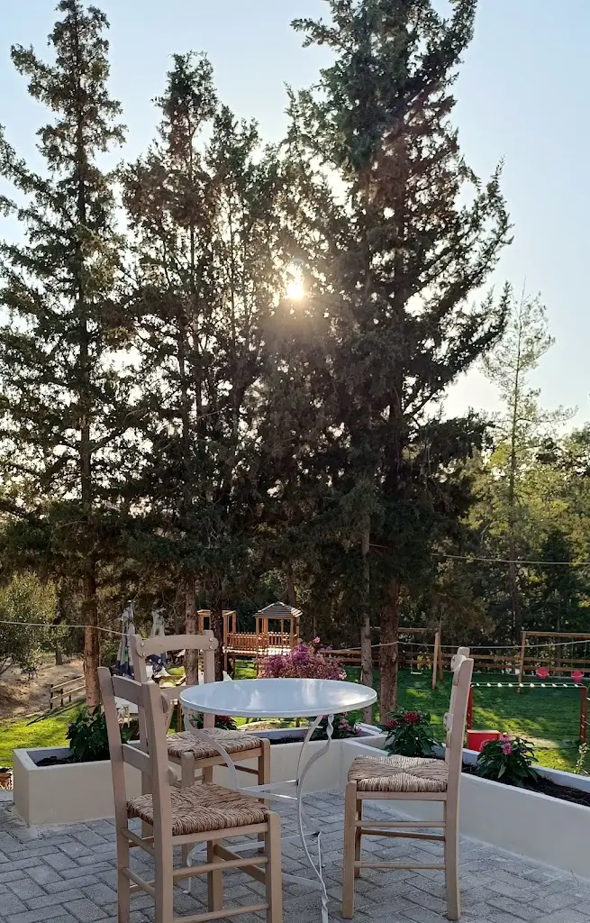 ΚΟΥΛΕ CAFE BAR RESTAURANT restaurante en Moíres