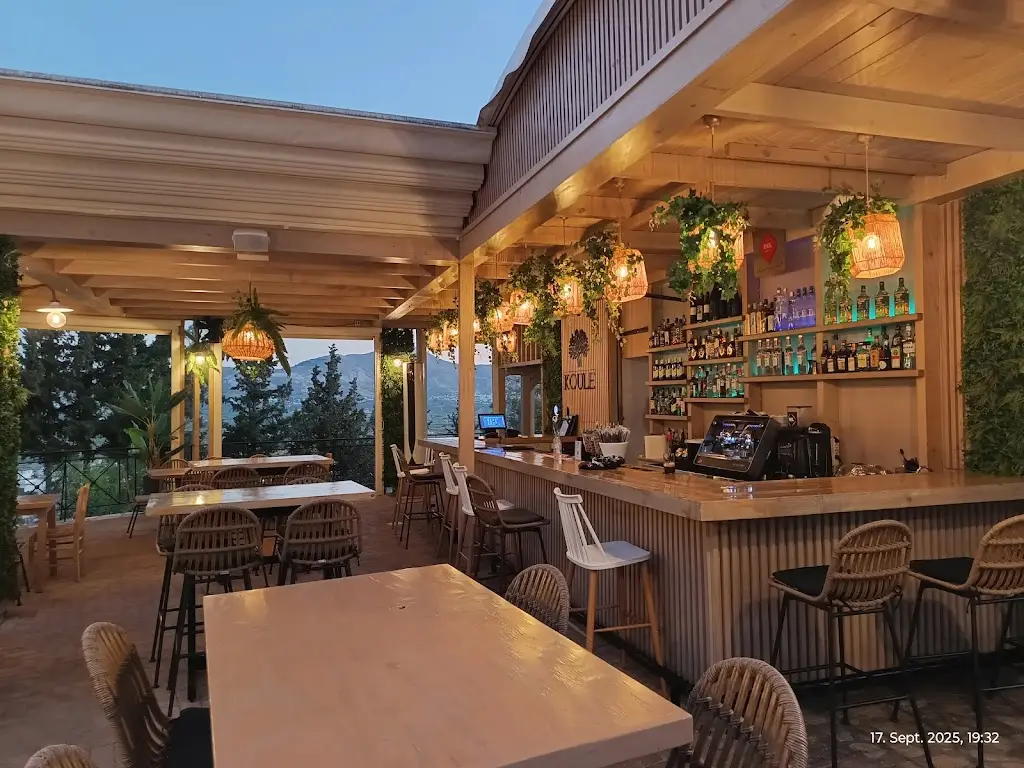 ΚΟΥΛΕ CAFE BAR RESTAURANT_Moíres_slider_image_3