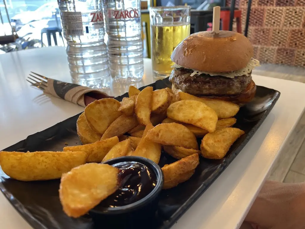 David W._Psēstērio_Moíres_Bewertung