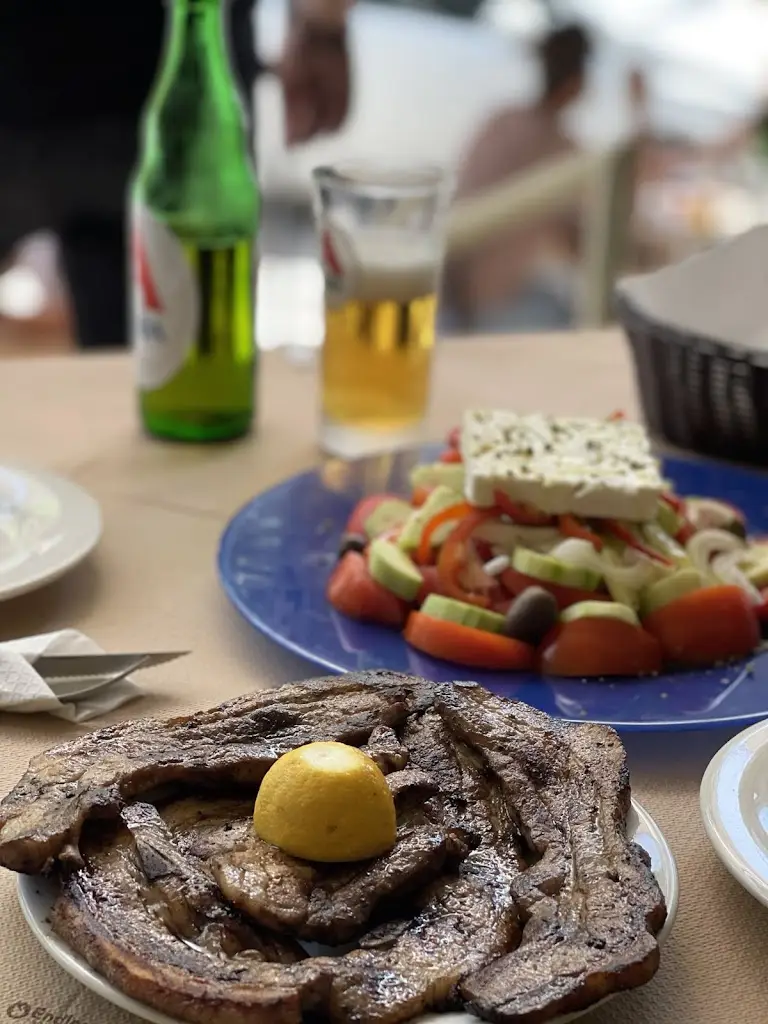 Μπριτζολάδικο Τσικριτσής_Moíres_slider_image_3