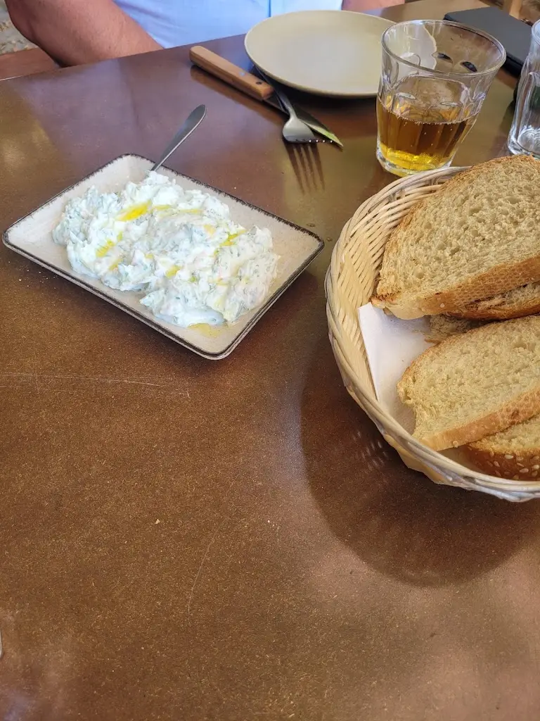 Menü_σπεράδα greek eatery_Moíres_Bild_5