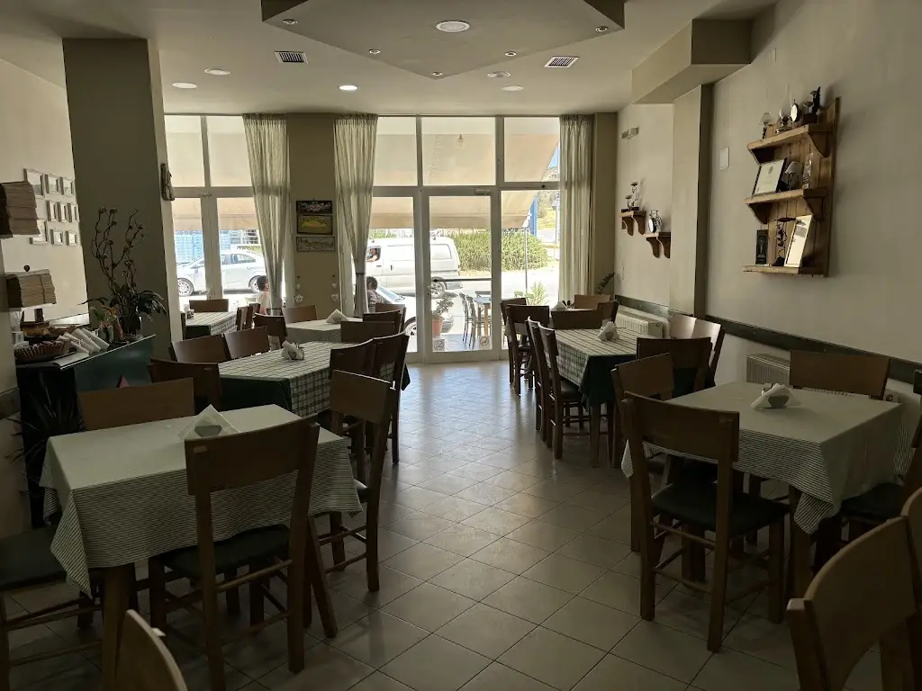 Ταβέρνα "Ὁ Στέλιος" restaurante en Moíres