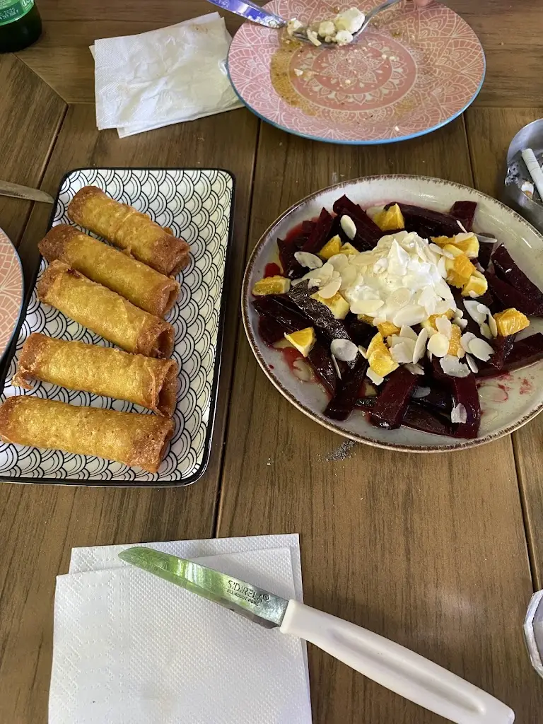 Filip Chowaniec_Μπαϊράκι - Byraki_Moíres_review