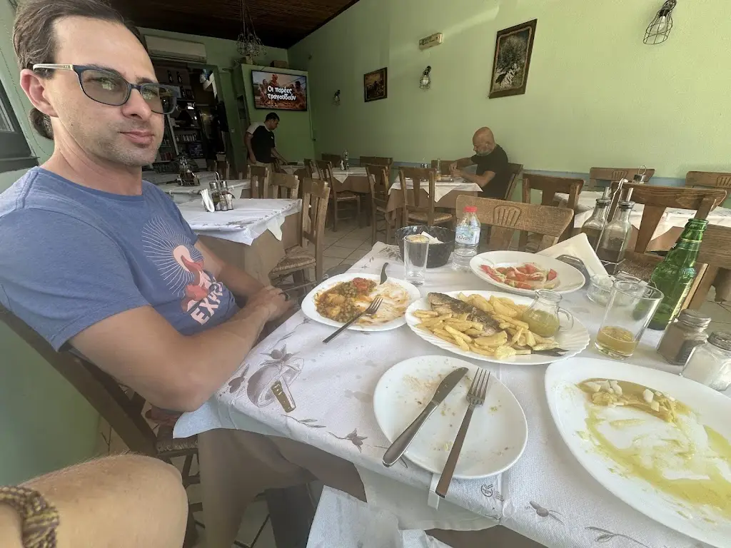 emily davis_APERITTO/ ΑΠΕΡΙΤΤΟ_Moíres_Bewertung