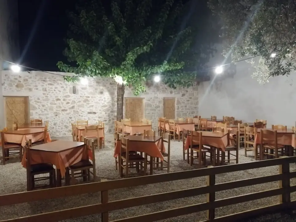 Lanotte Moires Restaurant in Moíres