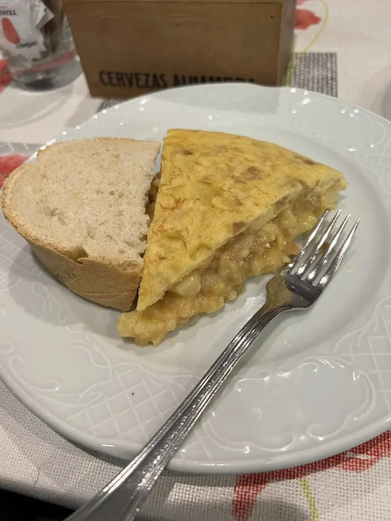 Gui Diorand_Ὀβελιστήριον Βεϊσάκη_Moíres_review