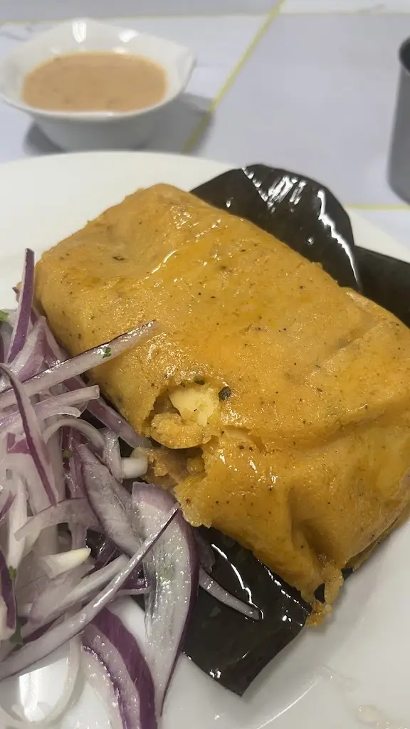 M. (Plumber)_Oniros Lounge Resto_Mouzourás_review