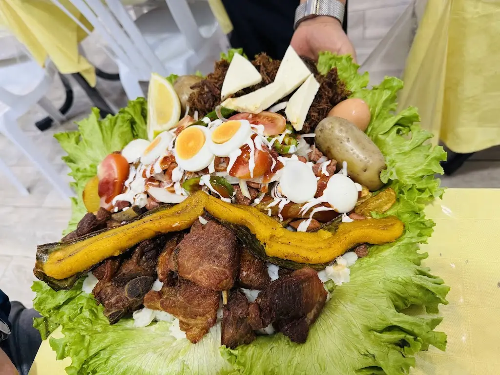 Methexis Restaurant_Mouzourás_slider_image_1