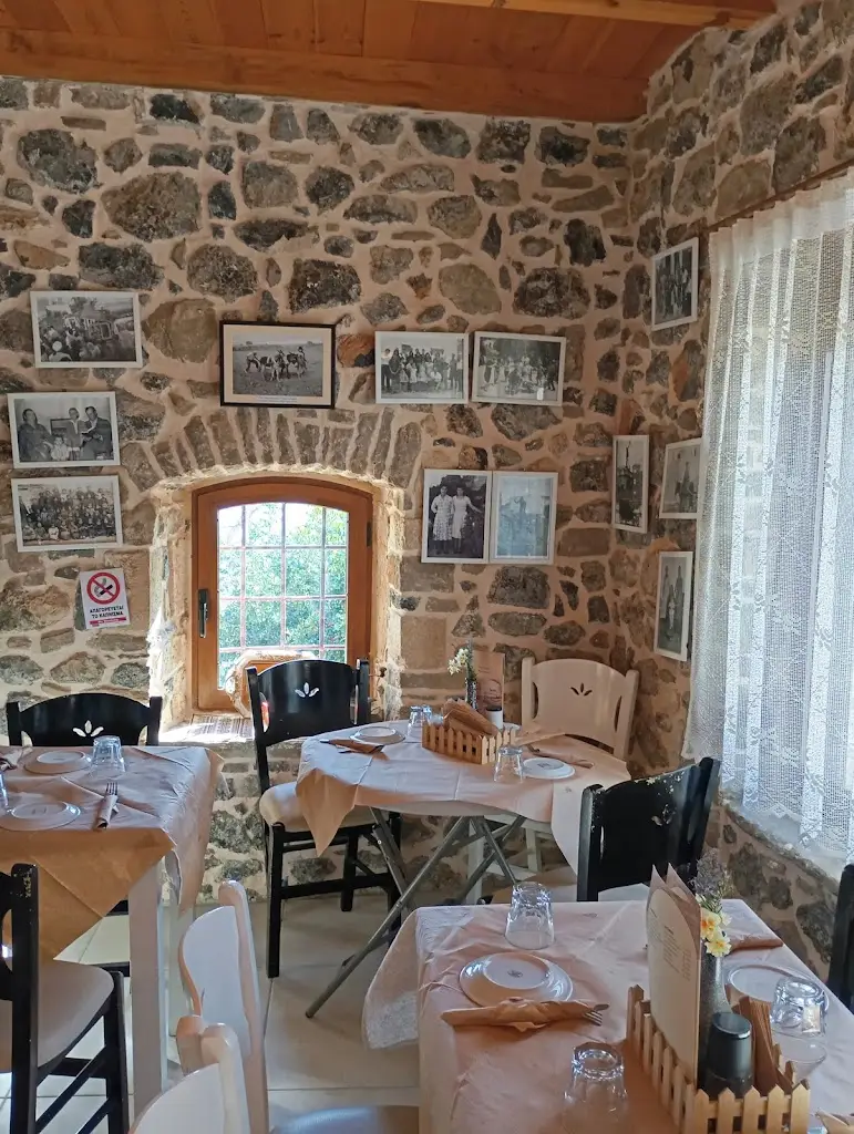 Μαρκος Φραγκουλης_Καφενείο « Η Βρύση»_Néa Anatolí_Bewertung