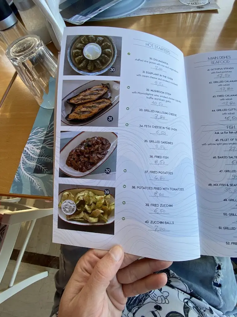 Menu_Archipelagos Seafood Restaurant_Nomós Irakleíou_image_4