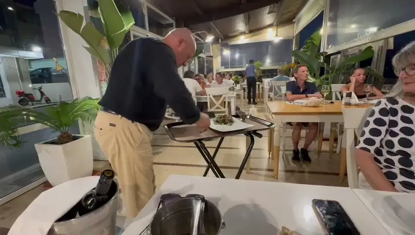 Archipelagos Seafood Restaurant_Nomós Irakleíou_slider_image_2