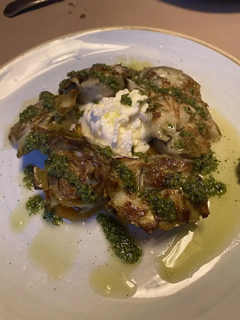 Maryna Zabara_7 Thalasses_Néa Alikarnassós_review