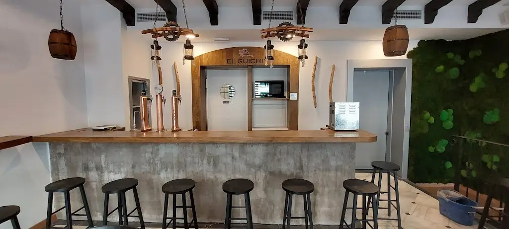 Sphoungaras Restaurant in Néa Alikarnassós