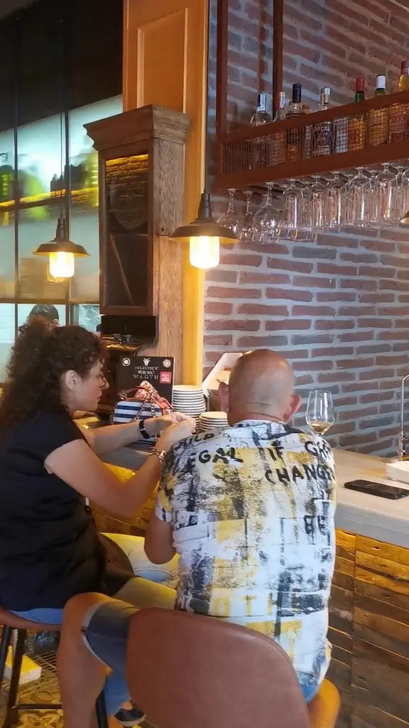 Giousouro_Néa Alikarnassós_slider_image_2